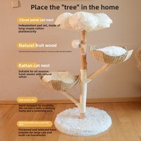 Arbre à chat en bois massif naturel avec tresses en rotin et sisal, lit intégré, design compact, style épuré pour grands chats