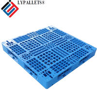 Palette en plastique à face unique robuste de 1100*1100*150mm avec feuille de glissement d'entrée à 4 voies pour le stockage en entrepôt Matériau PP