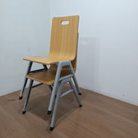 Chaise de salle à manger en plastique PP d'étude d'école de formation grise