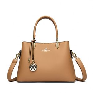 Bolso Tote de Mujer en Cuero PU de Alta Calidad, con Función Antirrobo, Diseño Duradero, Decoración de Remaches, Estilo Casual y Lujoso - Product Image 4