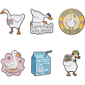 Pin Enamel Angsa Bodoh Bersertifikat, Bros Hewan Kartun Kustom, Lencana Kerah, Perhiasan Logam Lucu, Hadiah untuk Anak-anak dan Teman - Product Image 2