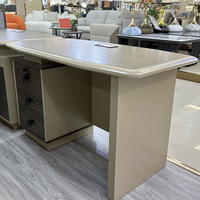 Bureau de direction en bois de luxe avec armoire latérale en cuir pour bureau de PDG commercial