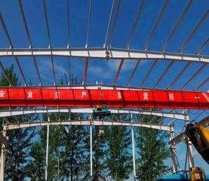 Grúa Puente de Precisión de Ingeniería Avanzada |   Funcionamiento Fluido y Características de Seguridad Avanzadas - Product Image 1