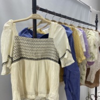 Venta al por mayor de fardos de blusas casuales de segunda mano para mujer (Ukay Ukay)