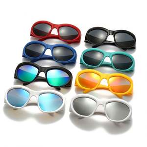 Lunettes de soleil punk surdimensionnées œil de chat Y2K couleur bonbon uniques 2022 pour femmes et hommes - Product Image 4