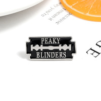 En gros : Pins en métal à thème dessin animé, Broches en alliage créatives Peaky Blinders, Badges en émail mignons, Badges de revers personnalisés en forme de lame de rasoir