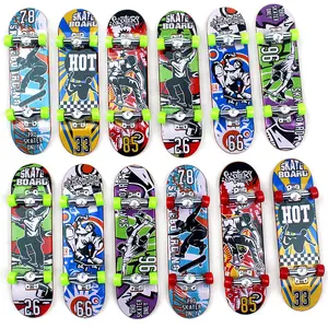 Neue Zappel spielzeug Spiele Griffbrett Skateboard Kunststoff Mini Finger Boards Skate Truck Finger Skateboard für Kinderspiel zeug Beliebtes Set