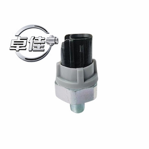 เซ็นเซอร์วัดแรงดันน้ำมัน ZJ-20-029 แบบเกลียวติดตั้งด้วยเทคโนโลยี Piezoresistive สำหรับใช้ในยานยนต์ - Product Image 1