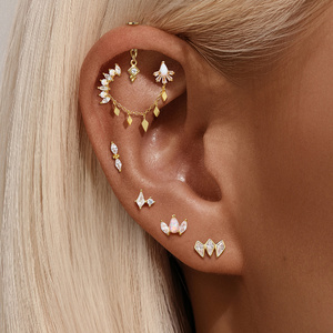 Boucles d'oreilles pendantes en argent 925 avec pierre d'opale de luxe en forme de goutte d'eau et de lueur de lune - Product Image 4