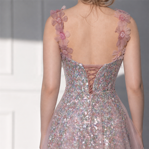 Abito Midi Moderno per <span class=keywords><strong>Madre</strong></span> della Sposa Taglie Forti con Schiena Illusione Plissettata e Fiori di Paillettes a Strati - Product Image 4