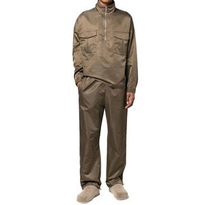 Pantalon de survêtement ample en nylon pour homme avec taille élastiquée personnalisée, jambes larges et fermetures éclair aux chevilles - Product Image 2