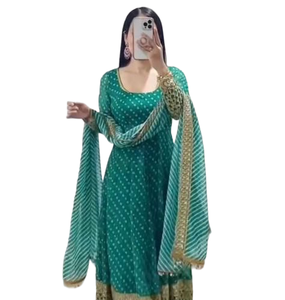 Ensemble de robe longue indienne Readymade et Dupatta, imprimé en fausse georgette avec paillettes brodées, tenue entièrement cousue, tenue traditionnelle - Product Image 1