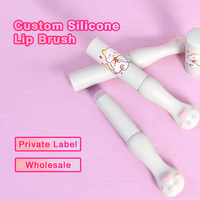 Pinceau applicateur de maquillage portable en silicone en forme de patte de chat avec capuchon pour estomper le rouge à lèvres et les masques labiaux