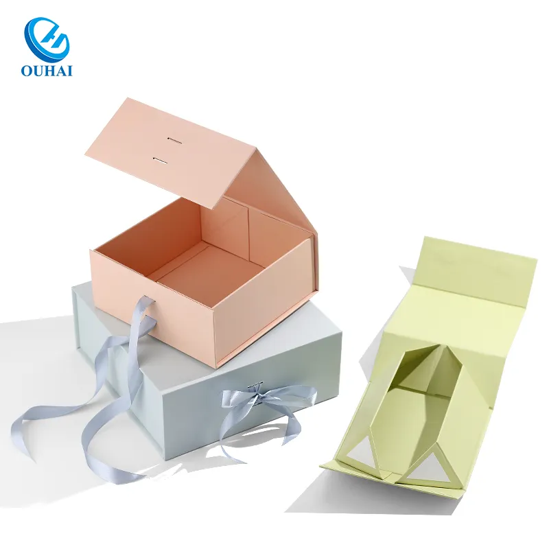 맞춤형 재활용 접이식 골판지 제품 딱딱한 상자 자석 접이식 선물 상자 리본 미용 제품 포장에 사용