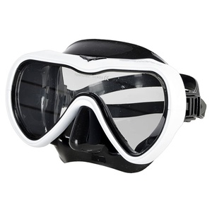 Masque de plongée réglable Mares avec tuba en verre Caractéristique Rich Water Sports Gear - Product Image 5