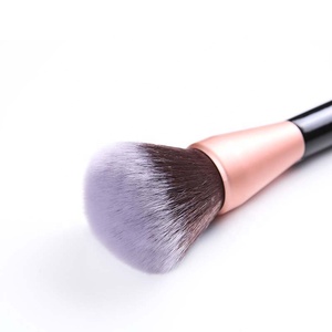 แปรงแต่งหน้า32ชิ้นพร้อมสายรัด20ชิ้นสีทองและสีดำสำหรับคอนซีลเลอร์กำมะหยี่ระดับมืออาชีพโลโก้ตามสั่ง - Product Image 3