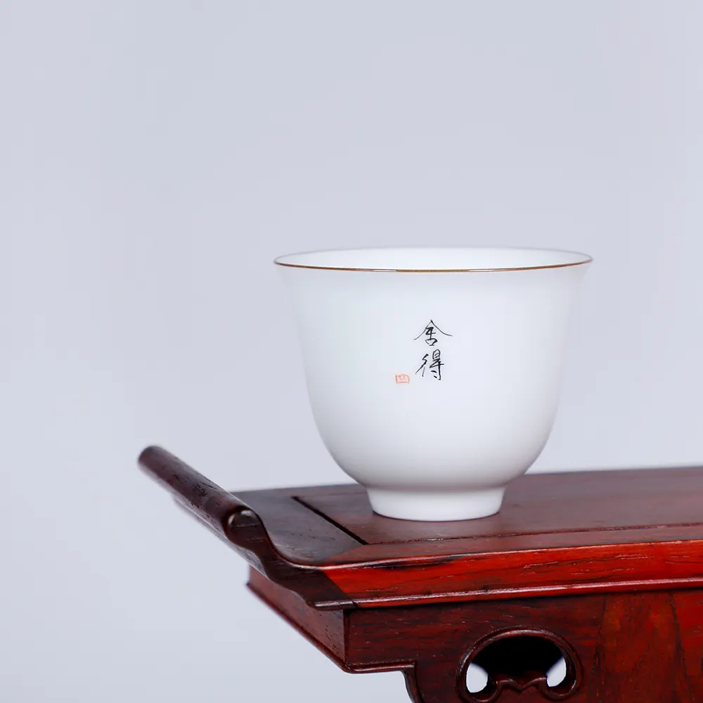 Zhongs Ofen Jingdezhen chinesischer Stil weißes Porzellan Teetasse Teetasse Keramik-Abdeckung Schüssel und Becher Kung-Fu-Teeset mit Geschenkbox