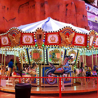 Aire de jeux extérieure de Noël Carrousel Jeux en fibre de verre Cheval grandeur nature Antique Carrousel à jetons Ride