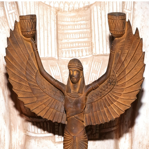 Statua Moderna di una Dea con Ali, Portacandele in Bronzo, Grande Altare Nero dell'Antico Egitto - Souvenir con Incisioni - Product Image 6
