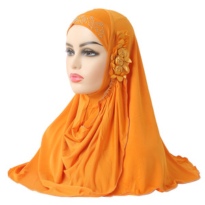 Couverture de perceuse chaude de fleur de ruban de glace Hijab instantané fabrication de foulard avec du fil Hijab en jersey instantané - Product Image 1