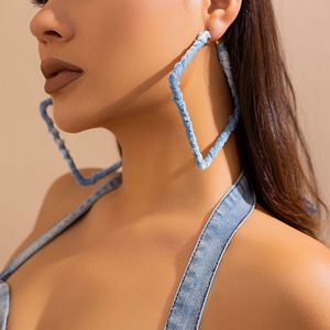 Boucles d'oreilles créoles en jean pour femme, à bords effilochés, géométriques, en alliage, style streetwear, bijoux décontractés pour soirée - Product Image 1