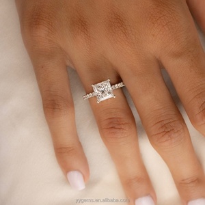 Anillo de Diamante Cultivado en Laboratorio de 2 Quilates, Corte Brillante Princesa, Oro Blanco Sólido de 18K, Diseño Clásico para Celebraciones de Aniversario - Product Image 5