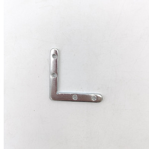 Support d'angle en aluminium 45x7mm en forme de L, connecteur à quatre trous, quincaillerie pour meubles - Product Image 2