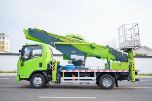 Camión Plataforma Elevadora de 30 Metros de 7 Secciones de la Marca Reconocida 1SUZU con Cesta de Aluminio y Plataforma Aislante - Product Image 5