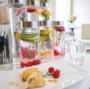 Chronologie de bouteille d'eau en verre classique transparente personnalisée minimaliste de 500ml , 750ml avec couvercle en acier inoxydable - Product Image 3