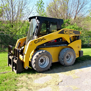 Chargeuse compacte Gehl V270 2023 : chargement lourd, travaux de construction, nivellement, aménagement paysager et manutention de matériaux - Product Image 1