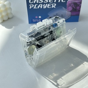 Reproductor de Casetes Portátil Transparente, Radio AM/FM Retro con Bluetooth, Música Estéreo HiFi, Walkman de Plástico ABS para Interiores y Exteriores - Product Image 5