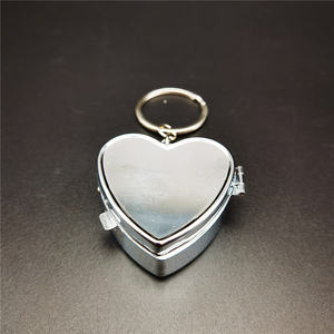 定制药丸储存容器盒收纳盒钥匙扣<span class=keywords><strong>2</strong></span>金属心不锈钢旅行7天每周储物盒 - Product Image 3