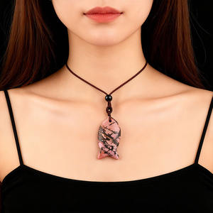 Petit collier pendentif en forme de poisson avec cordelette, accessoires de bijoux DIY à polir et à finir, thème animal, plusieurs couleurs au choix - Product Image 4