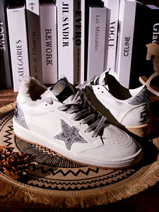 Scarpe Bianche Effetto Vissuto con Motivo a Stelle Argentate Retrò per Donne, Scarpe in Pelle Scamosciata con Isolamento in Peluche, Scarpe Casual - Product Image 3