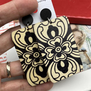 Brincos de Madeira com Pintura Artística Colorida, Estilo Retrô Étnico Boêmio, Pendentes Geométricos Longos para Mulheres - Product Image 3