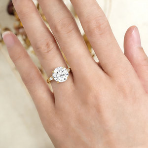 แหวนมอสซาไนต์ทรงรี VVS ทองคำขาว 10K สำหรับผู้หญิง แหวนเพชรเม็ดเดี่ยวสำหรับสัญญา งานแต่งงาน ครบรอบวันแต่งงาน - Product Image 5