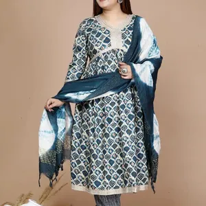 女の子と女性のための長いクルティを身に着けている綿染めのカジュアルスタイルの高品質のデザインされた花柄の長いクルティ