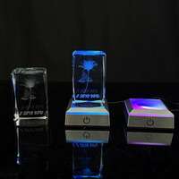 Bunga Mawar dan Anyelir Kristal Kubus 3D Terukir Laser dengan Alas Lampu LED, Souvenir Hari Valentine Hari Ibu MH-TF0310