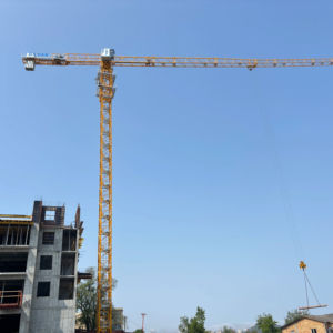 رافعة برجية مسطحة علوية قابلة للتخصيص بسعة تحميل مصنفة 8t و 10t بطول ذراع ذراع 66m - Product Image 1