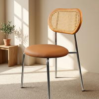 Chaise de salle à manger rembourrée avec dossier en rotin tressé et structure en métal poli pour restaurant, café, bar à domicile, appartement - OEM/ODM