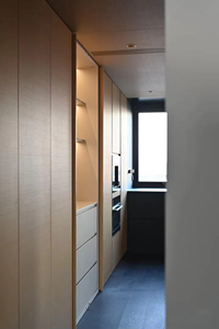 Cuisine moderne de style personnalisé avec îlot minimaliste intégré en bois de luxe pour cuisines contemporaines - Product Image 2