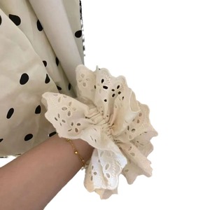 Zhao Lusi's same style white ballet-style hollowed-out lace hair tie, fabric scrunchie, Korean style scrunchie - Product Image 5