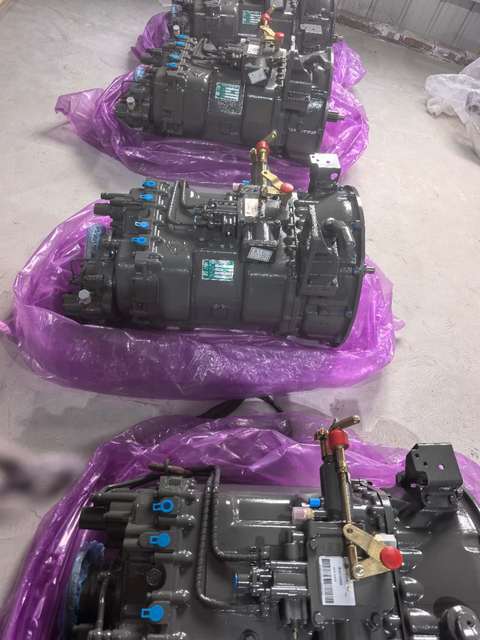 SINOTRUK HOWO 371 Gearbox and Transmission Assembly HW19710  HW19710  HW25712    Gearbox