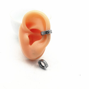 Pendientes de aro minimalistas de inspiración punk de Yunnique, joyería de moda unisex de acero inoxidable 316, diseño geométrico - Product Image 4