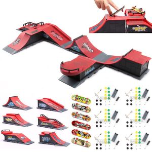 Ensemble de skateboards à doigts 6-en-1 pour la vente en gros, avec rails et jouet mini-skateboard FSBPS-02 – Vente en gros de skateboards à doigts - Product Image 1
