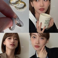 Pendientes de Aro Geométricos de Lujo Ligero para Mujer, de Aleación de Cobre con Aguja de Circonita Súper Brillante, Rodio 18K, de Alta Gama y Diseño Exclusivo