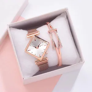 Jam tangan kuarsa kombinasi wanita, arloji berlian modis unik minimalis Internet selebriti