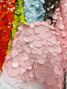 Tessuto in Pizzo Elastico di Lusso con Paillettes Grandi da 18mm, <span class=keywords><strong>Ricamato</strong></span> con Perline e <span class=keywords><strong>Tulle</strong></span> Fantasia <span class=keywords><strong>per</strong></span> <span class=keywords><strong>Abiti</strong></span> da Sera - Product Image 2