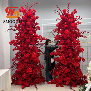 Arche florale de mariage artisanale lisse en fleurs de soie de roses rouges artificielles pour fêtes - Product Image 3