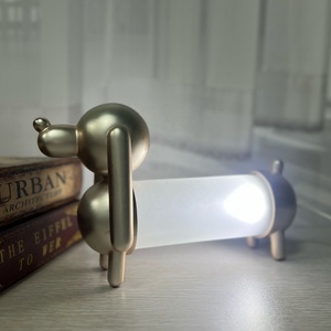 Lampe de table USB LED en forme de <span class=keywords><strong>renard</strong></span> mignon, <span class=keywords><strong>veilleuse</strong></span> animale à intensité réglable par touche avec contrôle de luminosité par pression prolongée, lampe de chevet pour chambre d'enfant - Product Image 5